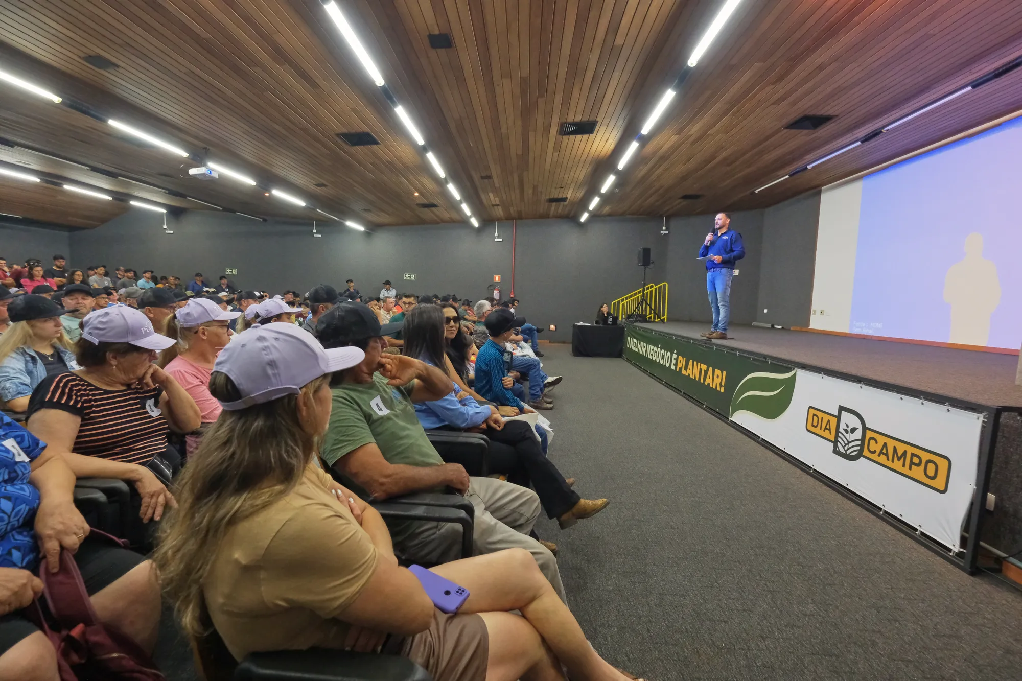 Plantar: cobertura de dia de campo: Evento corporativo, foto 4 de 19